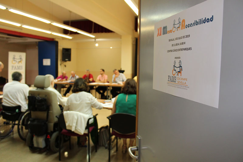 Diferentes instituciones y entidades sociales se reúnen para avanzar en materia de accesibilidad en Sevilla 