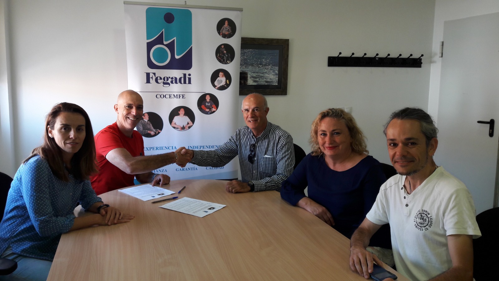 FEGADI COCEMFE Y LOCOS POR EL PARQUE FORMALIZAN SU COLABORACIÓN CON LA FIRMA DE UN CONVENIO