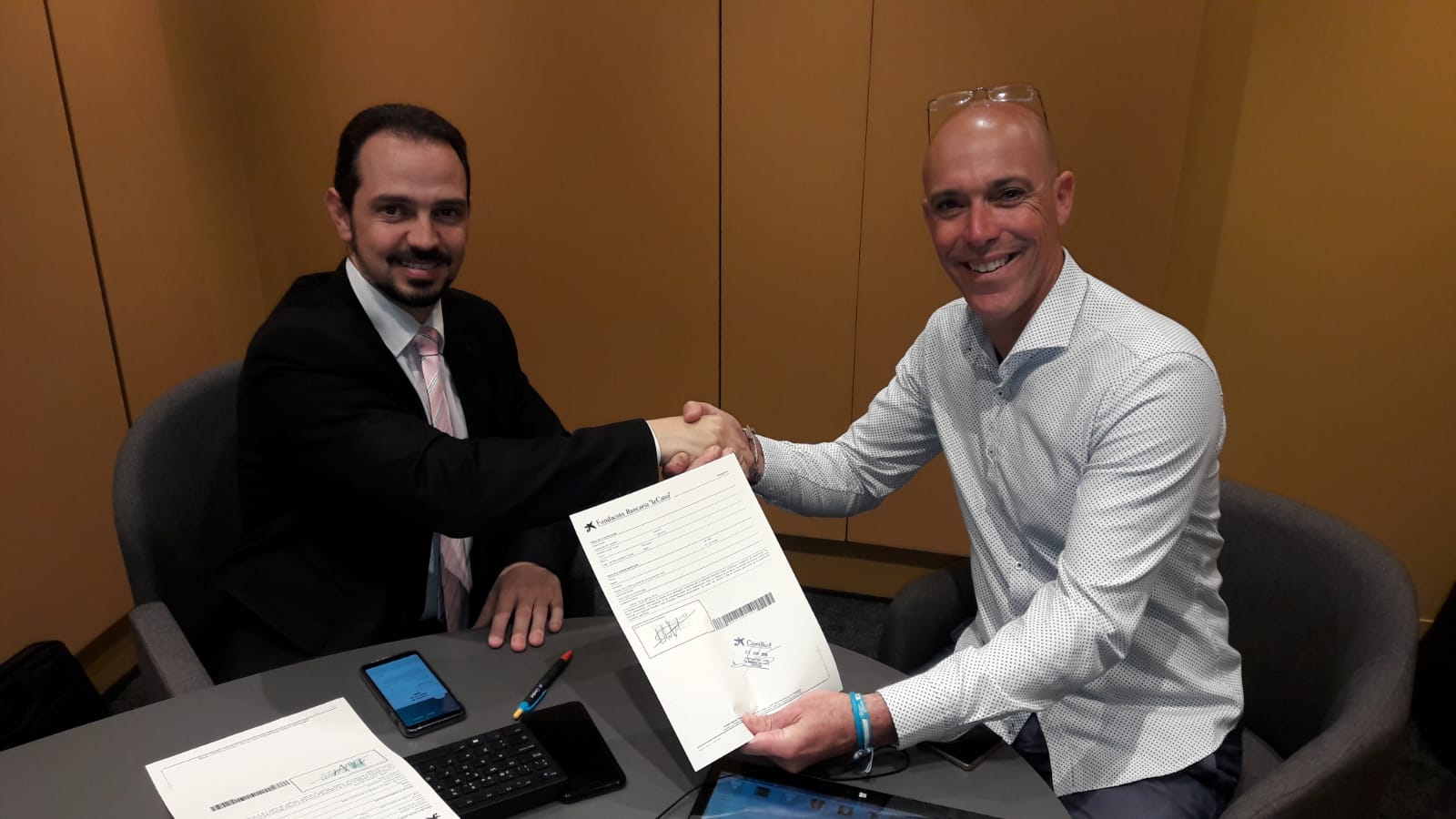 Firma de convenio entre OBRA SOCIAL LA CAIXA y FEGADI COCEMFE para favorecer la movilidad de las personas con discapacidad física