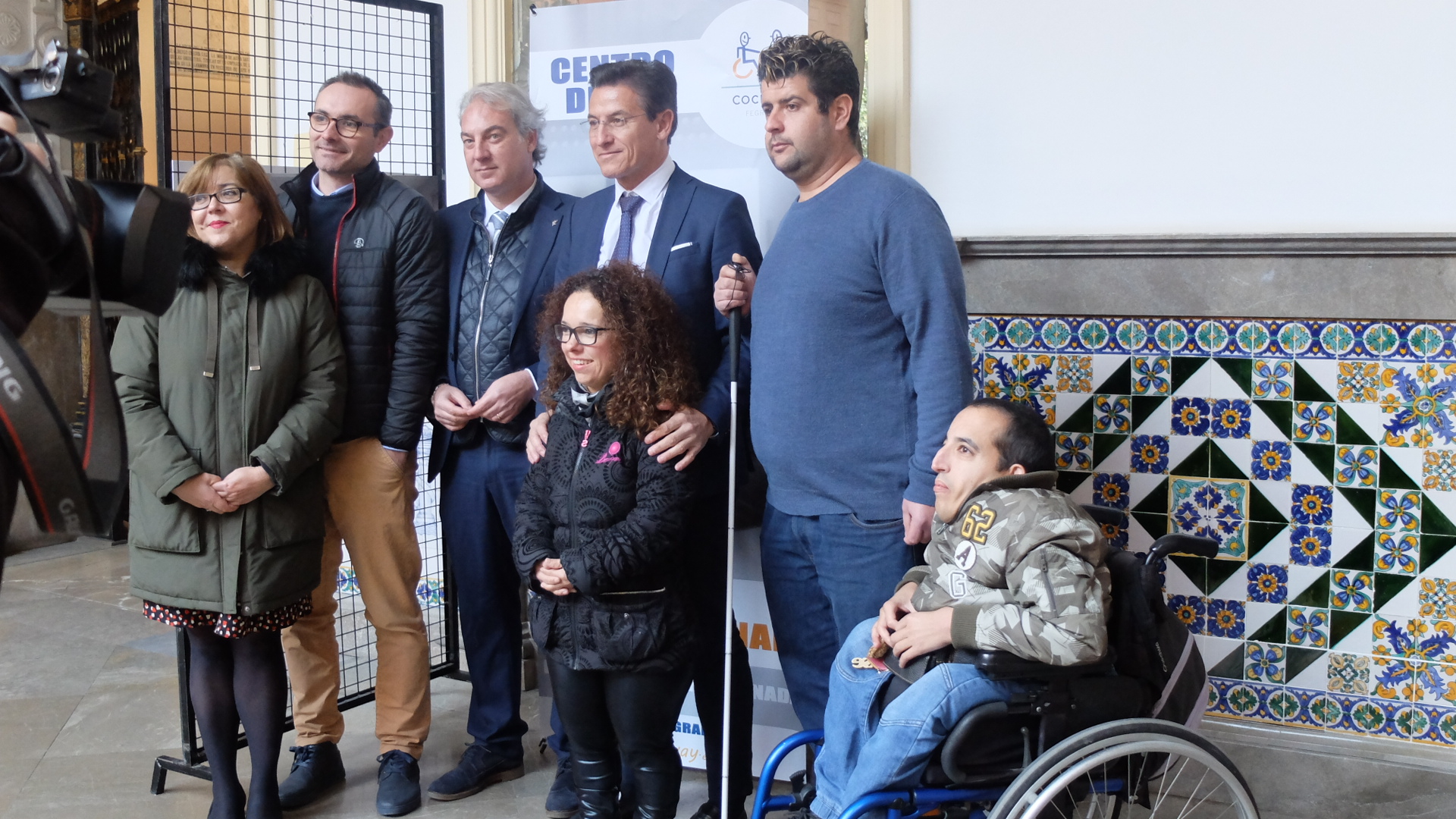 El 13 de enero se inauguró la Exposición Fotográfica de usuarios de nuestro Centro de Día y Ocupacional de FEGRADI COCEMFE Granada en el Patio Central del Ayuntamiento de Granada.