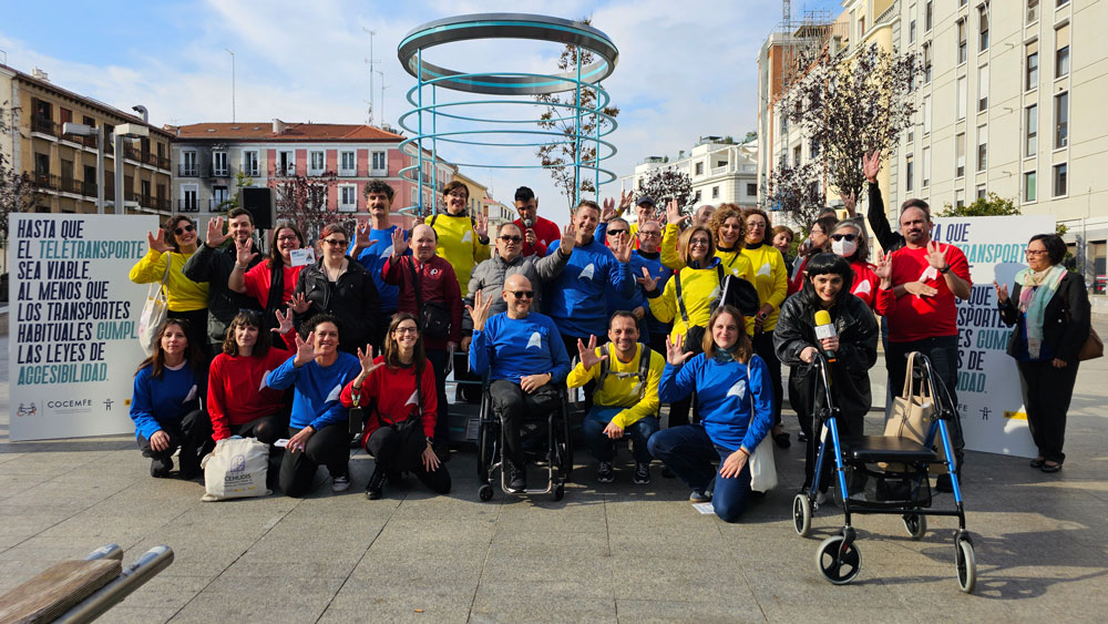 COCEMFE recurre a Star Trek y un teletransportador para exigir en 28 ciudades accesibilidad el transporte